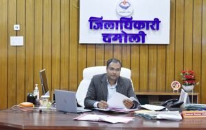 डीएम गौरव कुमार ने ली 108 एम्बुलेंस के संचालन स्थिति की समीक्षा बैठक, एम्बुलेंसों की फिटनेश रिर्पोट उपलब्ध करानें के दिये निर्देश