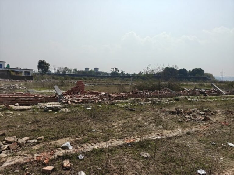 मसूरी-देहरादून विकास प्राधिकरण की बड़ी कार्रवाई, सुरक्षा मानकों की अनदेखी पर ऋषिकेश में बहुमंजिला भवन को किया सील, सेलाकुई में 10 बीघा अवैध प्लाटिंग पर चला बुलडोजर, अवैध व्यावसायिक निर्माण सील